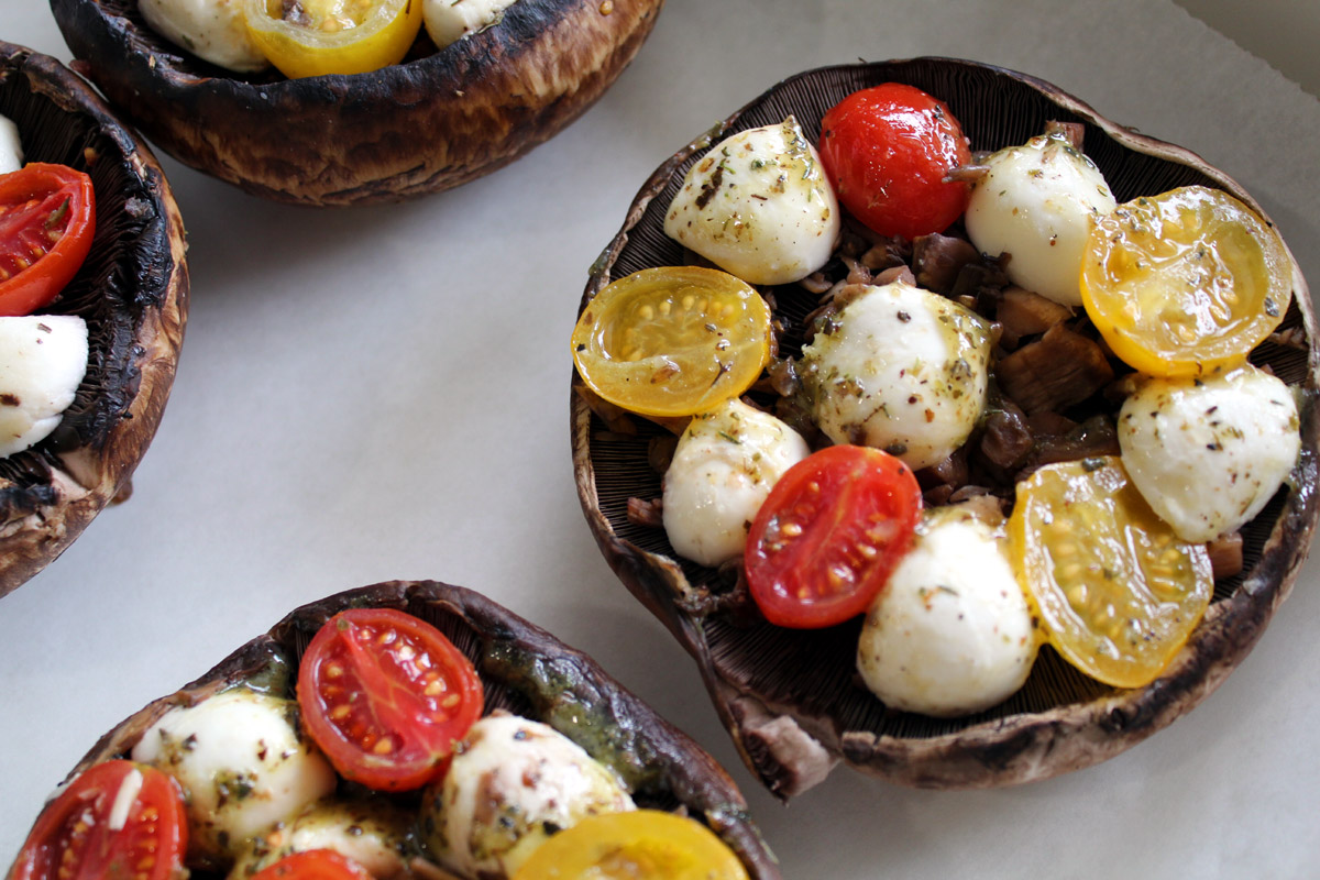 Μανιτάρια Πορτομπέλλο με ντομάτα και μοτσαρέλα - iCooktoHeal Υγιεινές συνταγές για υγιείς ανθρώπους