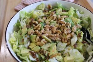 Μαρούλι σαλάτα με καρύδια και αβοκάντο - iCooktoHeal Υγιεινές συνταγές για υγιείς ανθρώπους