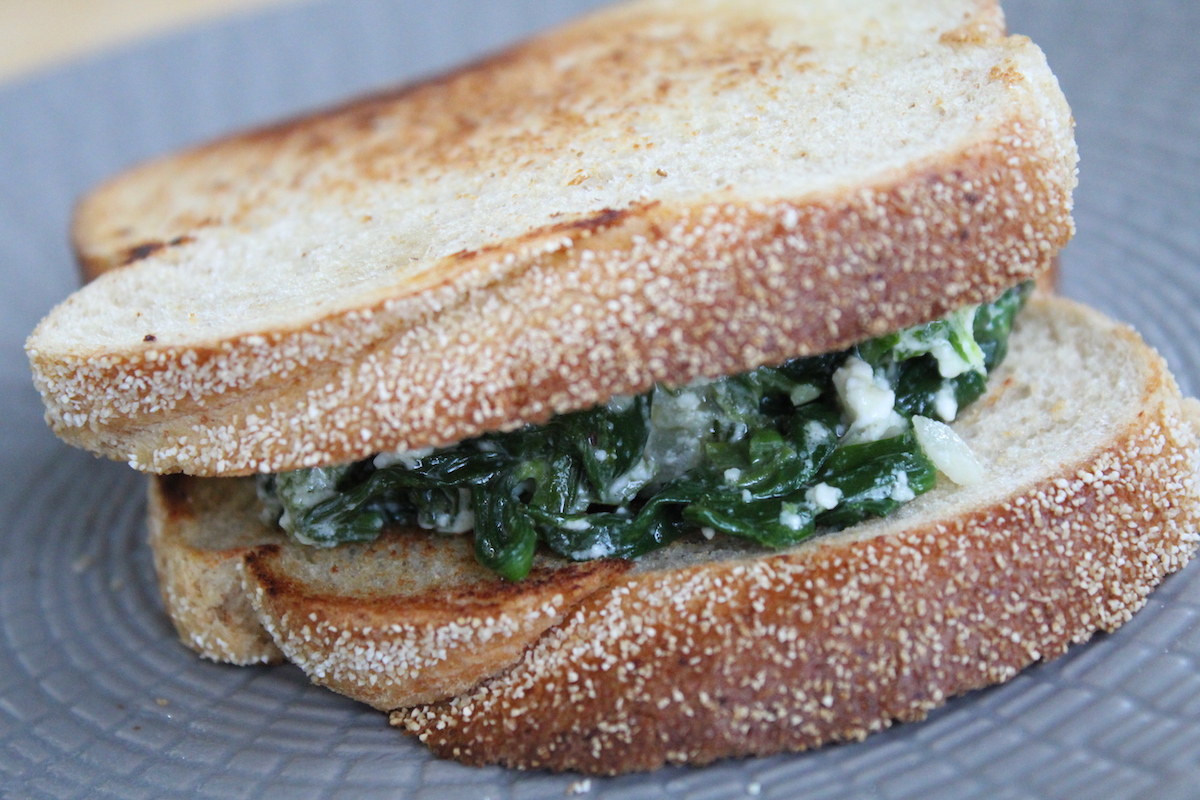 Σάντουιτς με σπανάκι και τυρί φέτα - iCooktoHeal Υγιεινές συνταγές για υγιείς ανθρώπους
