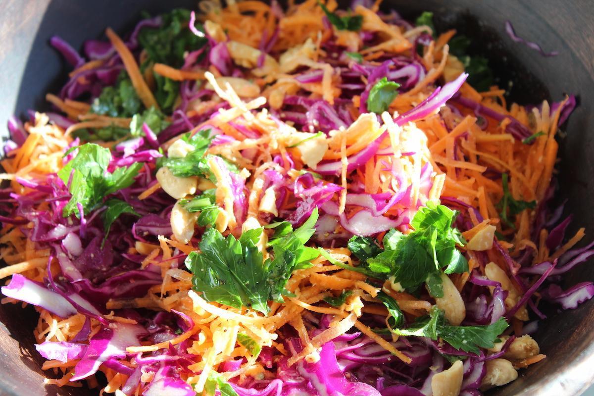 Πολύχρωμη σαλάτα με μωβ λάχανο και καρότο - iCooktoHeal Υγιεινές συνταγές για υγιείς ανθρώπους