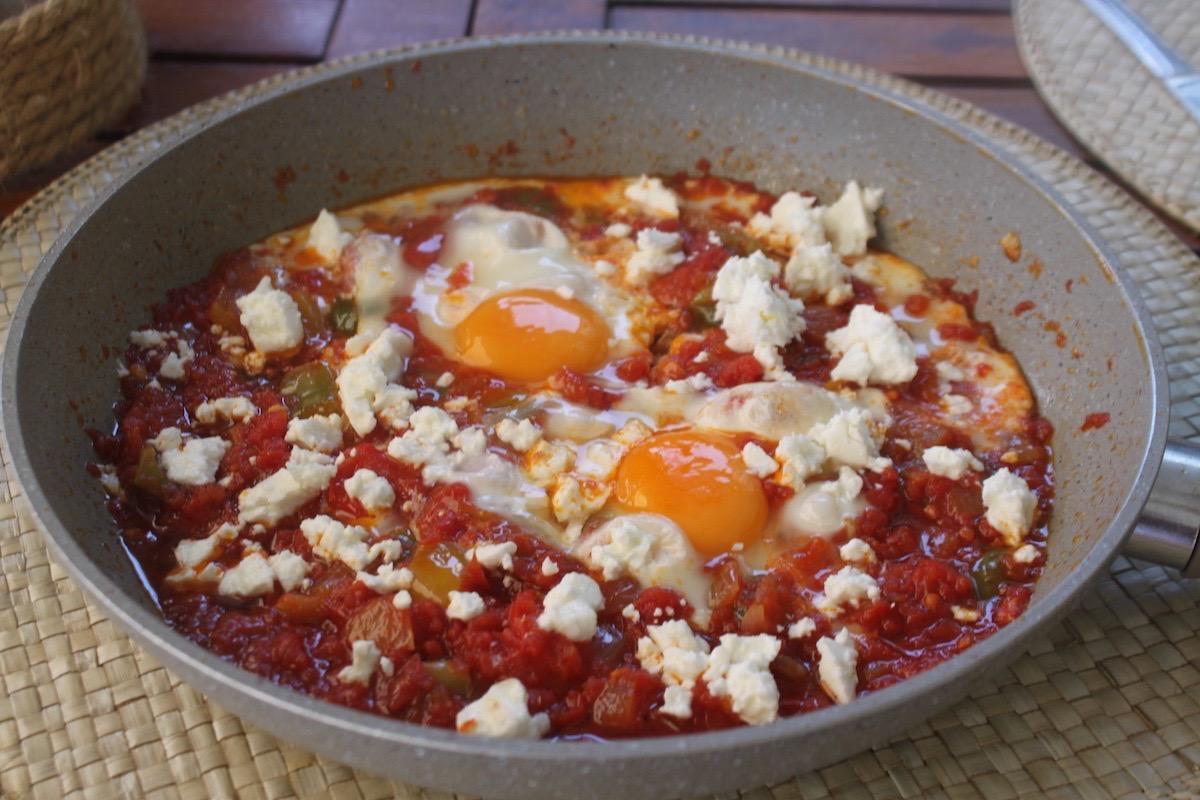 Αβγά σαγανάκι με φρέσκια σάλτσα ντομάτας - iCooktoHeal Υγιεινές συνταγές για υγιείς ανθρώπους
