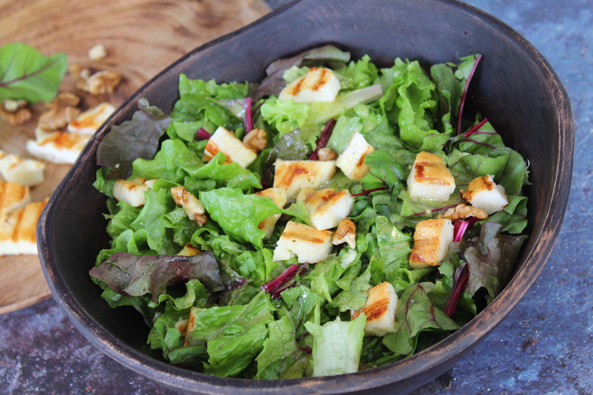 Πράσινη σαλάτα με χαλούμι και σως μελιού - iCooktoHeal Υγιεινές συνταγές για υγιείς ανθρώπους
