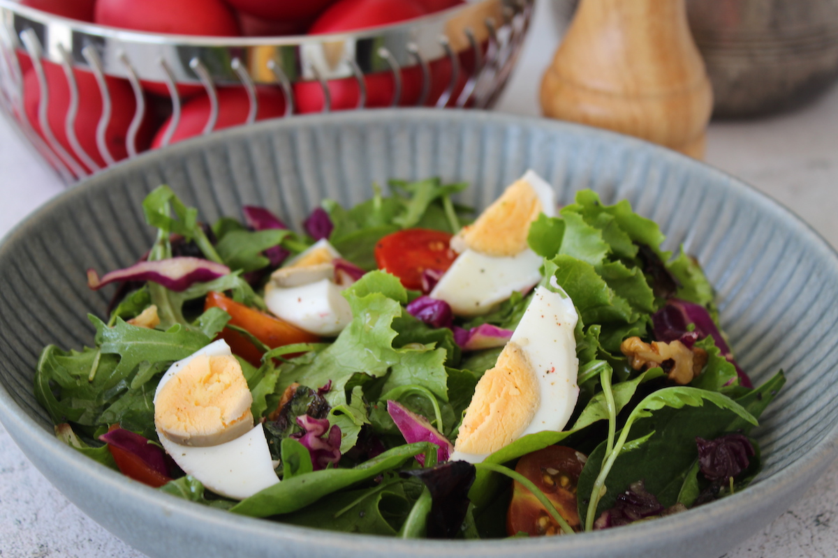 Πασχαλινή πράσινη σαλάτα με αβγά - iCooktoHeal Υγιεινές συνταγές για υγιείς ανθρώπους