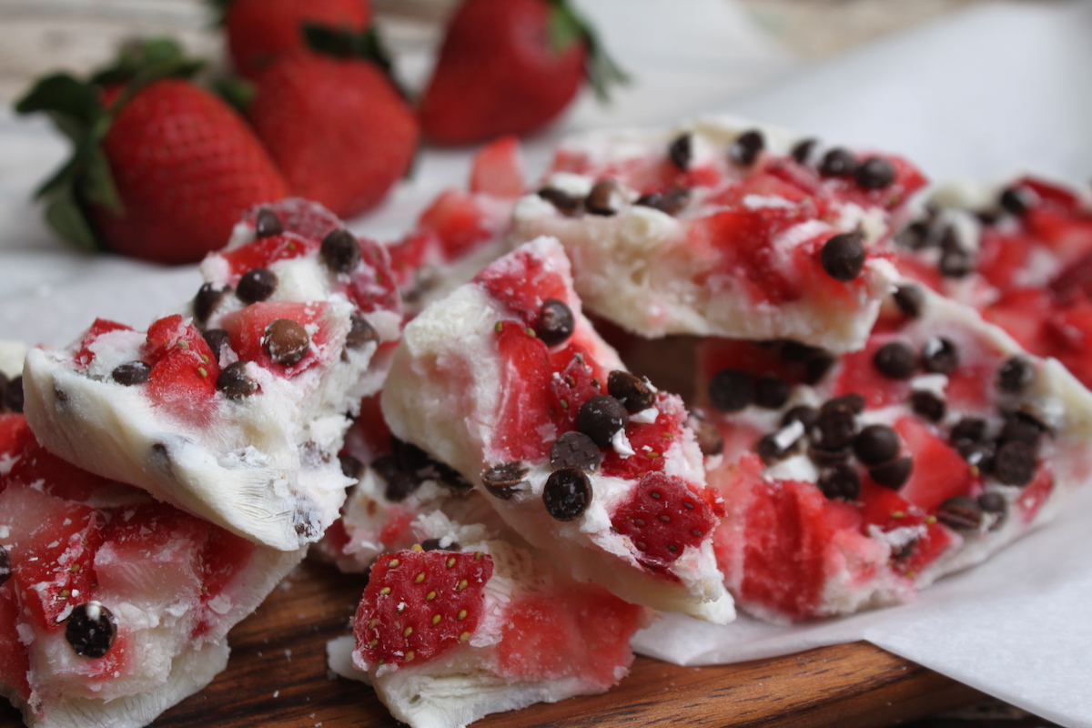 Παγωμένες μπάρες γιαουρτιού με φράουλες - iCooktoHeal Υγιεινές συνταγές για υγιείς ανθρώπους