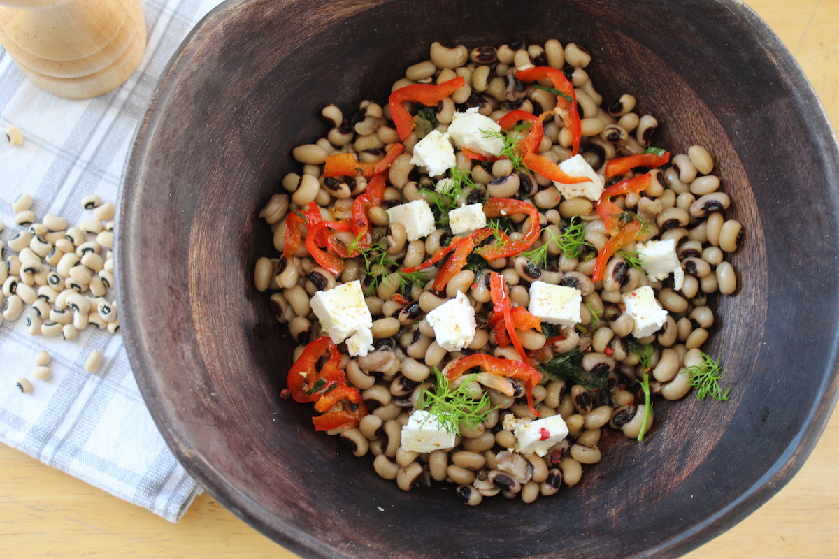 Salad with blackeyed peas and feta iCooktoHeal