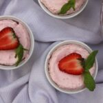 Παγωμένο σουφλέ φράουλας