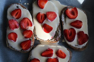 Αβγόφετες με γιαούρτι και φράουλες - iCooktoHeal Υγιεινές συνταγές για υγιείς ανθρώπους