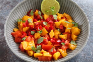 Σαλάτα με μάνγκο και πιπεριές - iCooktoHeal Υγιεινές συνταγές για υγιείς ανθρώπους